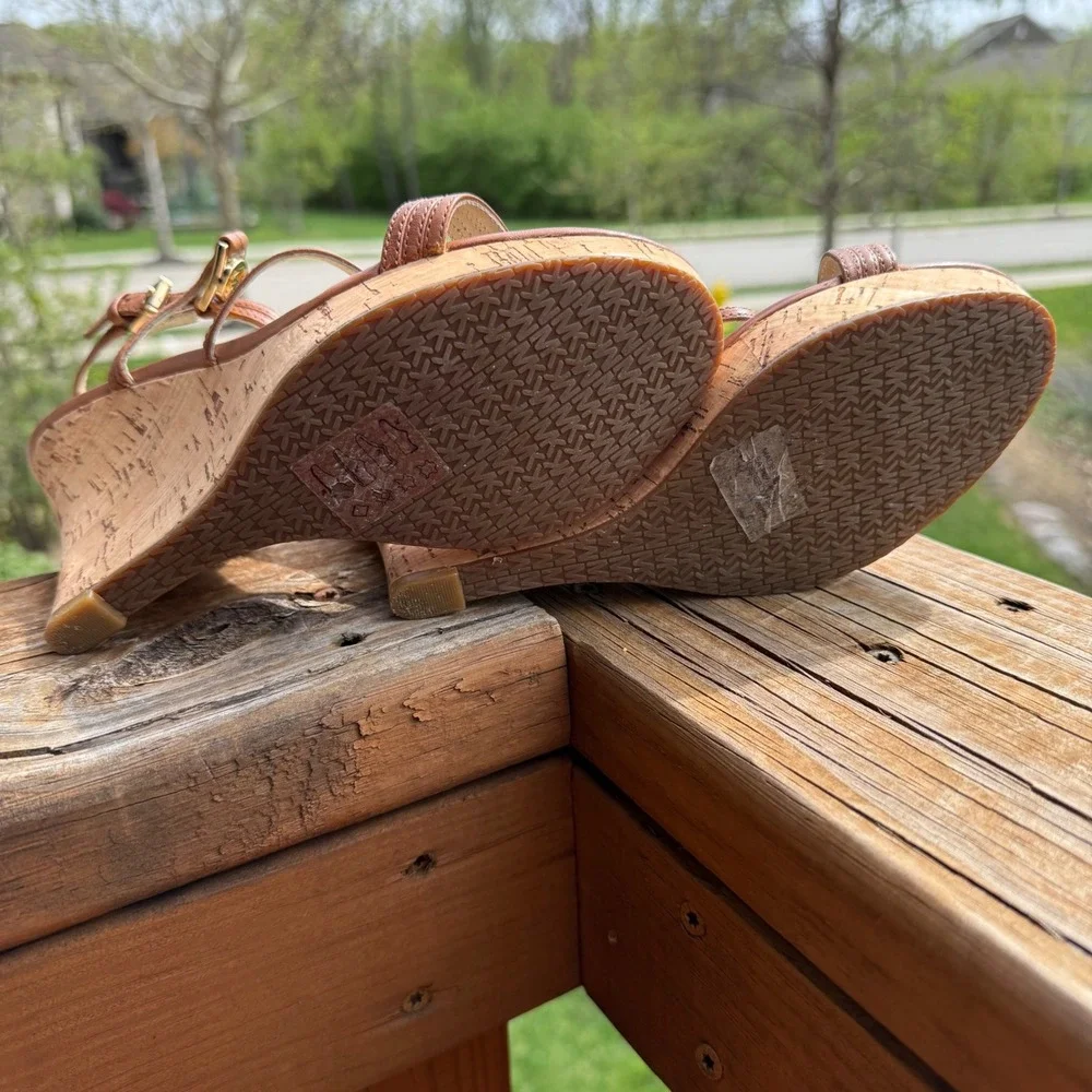 Michael‎ Kors Wedge Sandals Women 7 Tan Excellent Strappy Cork Logo Heel